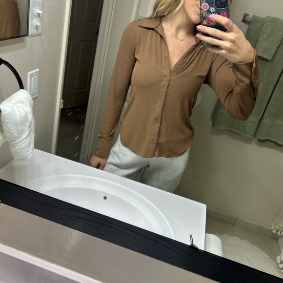 Brown Button Up Top! Brand New! - Picture 2 of 4